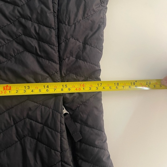 The North Face Quilted Puffer Jacket - Picture 8 of 12